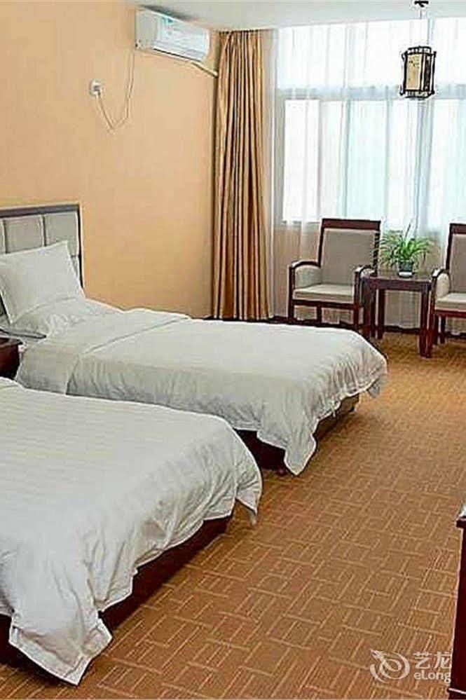 Triumph Power Hotel Shiyan  Buitenkant foto